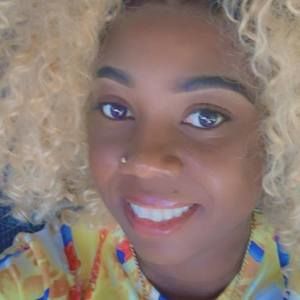 Meet your Posher, Janine